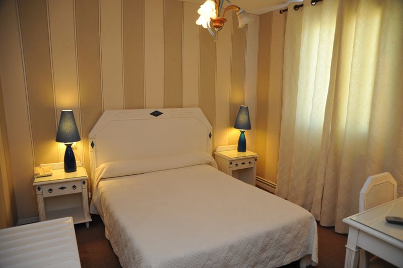 Hotel L'Aragon Carcassonne Room photo